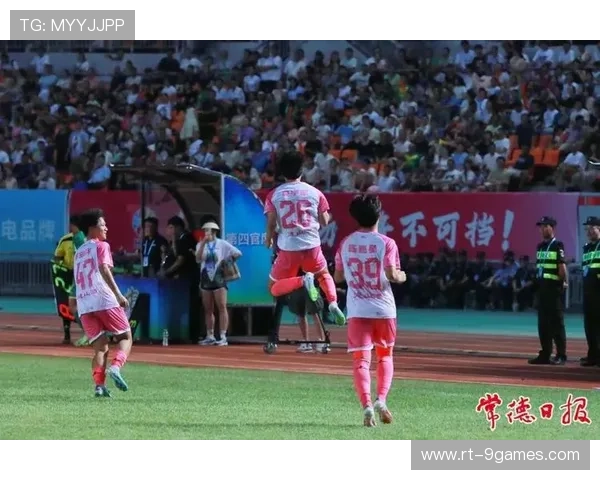 湖南湘超联赛成草根足球样板，地域对抗激发球迷热情